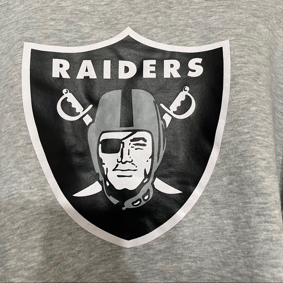 Women’s NWT NFL Raiders cropped sweatshirt - Picture 3 of 8